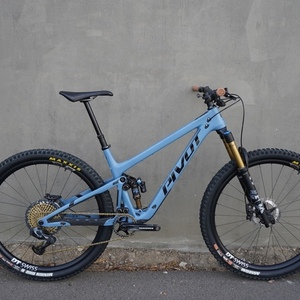 2022 Pivot Trail 429 Enduro Blue