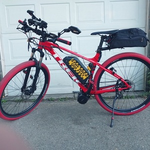 2022 Trek Marlin 5 Red