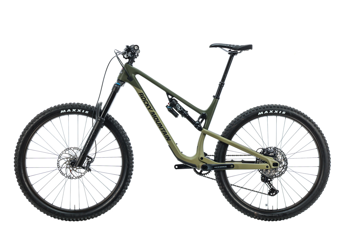 2022 Rocky Mountain Bicycles Altitude