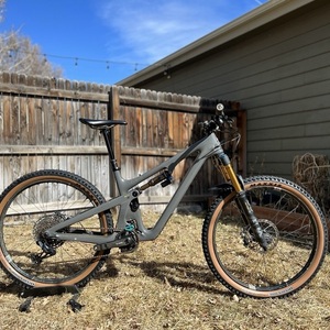 2020 Yeti SB140 Silver, gray or bare metal