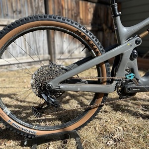 2020 Yeti SB140 Silver, gray or bare metal