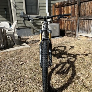 2020 Yeti SB140 Silver, gray or bare metal