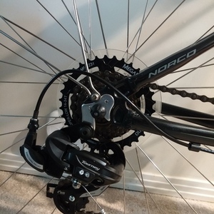 Norco Bikes 6061 alloy w/comfort stays &amp; internal... Black and Silver, gray or bare metal