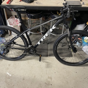 2022 Trek Marlin 4 Black