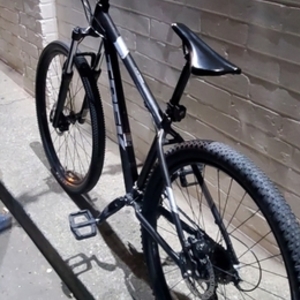 2018 Trek marlin 6 Black and Silver, gray or bare metal