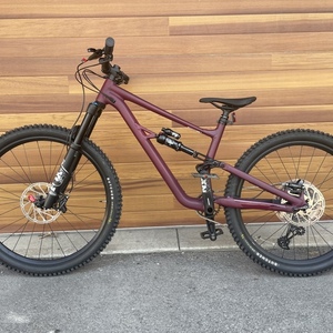 2022 Specialized Status 140 Purple
