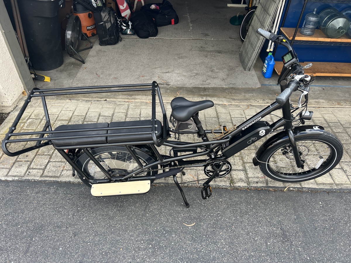2023 Rad Power Bikes Radwagon 4 cargo bike (rear storage)