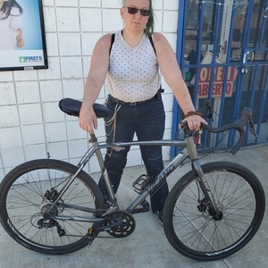 Vilano Gravel Silver, gray or bare metal