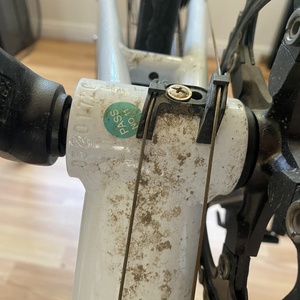 Vilano Shadow road bike White