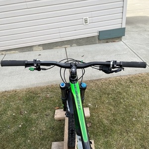 2017 Giant Green and Black