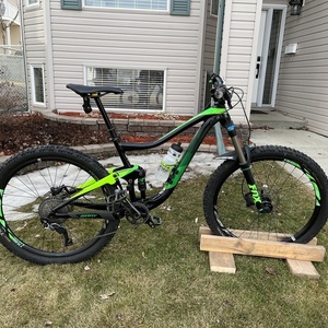 2017 Giant Green and Black