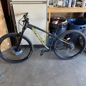 2023 Kona Lava Dome Silver, gray or bare metal