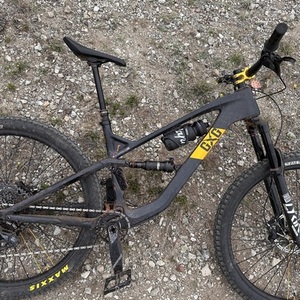 2020 Guerrilla Gravity Trail Pistol Black and Yellow or Gold