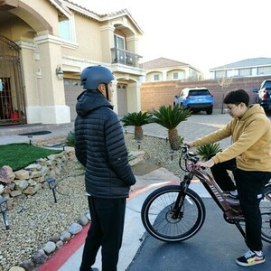 2022 Aventón Level Pink and Brown