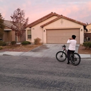 2022 Aventón Level Pink and Brown