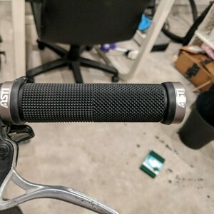 2009 Diamondback Response Sport Blue and White