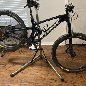 2022 Trek Slash 9.9 Blue
