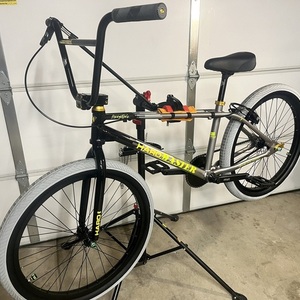 2022 Haro Master DMC 24” Silver, gray or bare metal