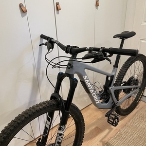 2021 Santa Cruz Hightower Silver, gray or bare metal