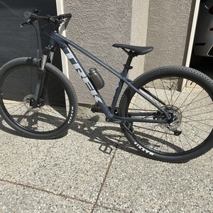 2023 Trek MARLIN 7 (GEN 2) Blue and Silver, gray or bare metal