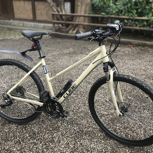 2022 Cube Damen Yellow or Gold