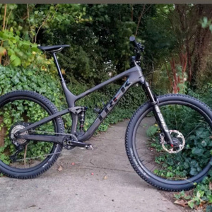 2022 Trek Top Fuel 9.8 XT Black