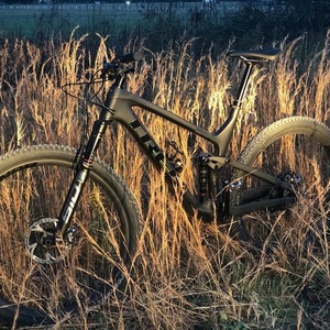 2022 Trek Top Fuel 9.8 XT Black