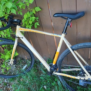 2021 Hyper 700C HYPER GRVL Yellow or Gold