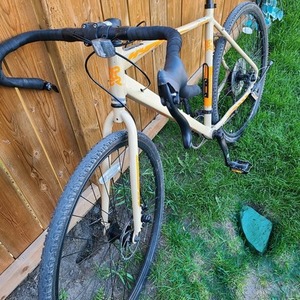 2021 Hyper 700C HYPER GRVL Yellow or Gold