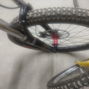 Specialized Silver, gray or bare metal