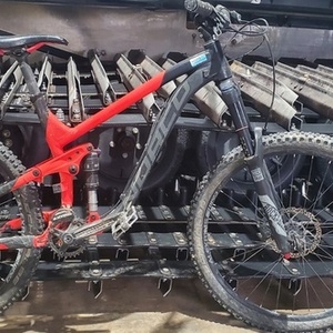 2016 Norco Bikes Range 7.2 Red and Black