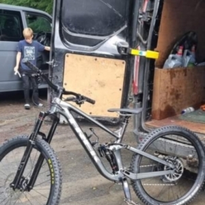 2022 Trek Slash 8 Black