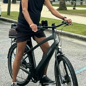 2020 Specialized Como 4.0 M/L Silver, gray or bare metal