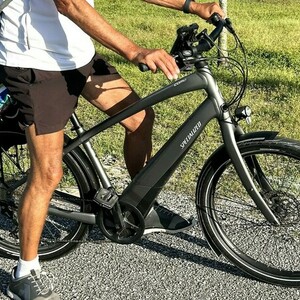 2020 Specialized Como 4.0 M/L Silver, gray or bare metal