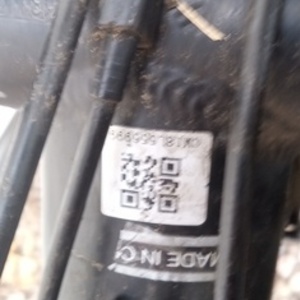 GT Bicycles CM18L556999 - Mountain Bike: (Avalanc... Black, Silver, gray or bare metal, and Blue