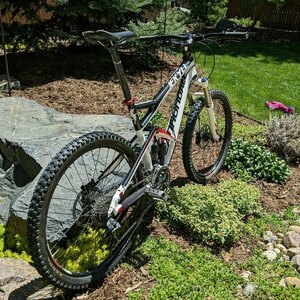 2012 Cannondale Jekyll 3 Black, Red, and White