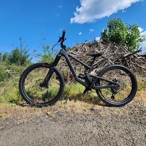 2023 Santa Cruz Nomad Black