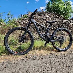 2023 Santa Cruz Nomad Black