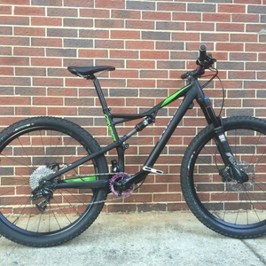 2016 Specialized Camber Comp Black and Green