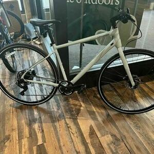 2023 Cannondale Quick 4 Women's Bike Blue