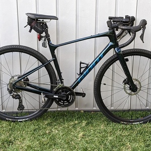2022 Giant Revolt Advanced 2