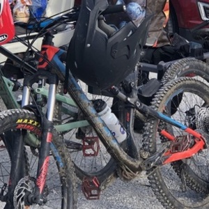 2017 SCOTT Genius Black, Blue, and Red