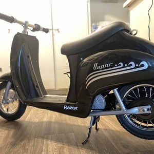 2022 Razor Razor Pocket Mod e-scooter Black