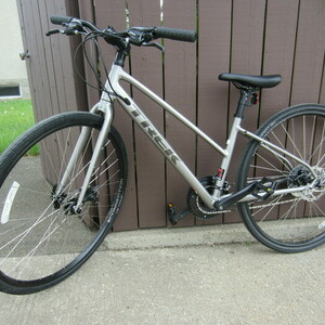 2023 Trek FX 1 Stagger Disc Fitness Bike 2023 M... Silver, gray or bare metal