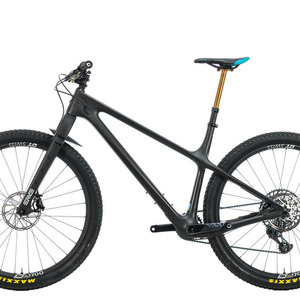 2022 Yeti ARC TURQ Black