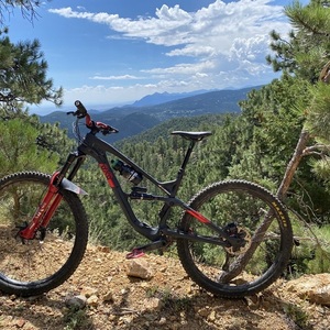 2022 Guerrilla Gravity Gnarvana Black and Red