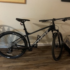 2022 Trek 1046893 Blue and Silver, gray or bare metal