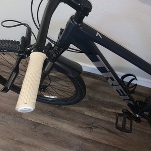 2022 Trek 1046893 Blue and Silver, gray or bare metal
