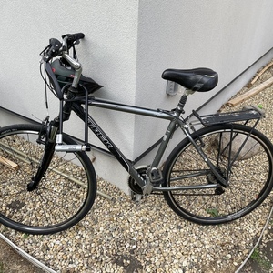 2010 Trek 7200 Silver, gray or bare metal