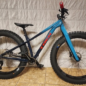 2022 Trek Farley 5 Teal
